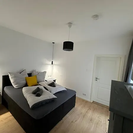 Modern, Stylisch Und Zentral! דירה